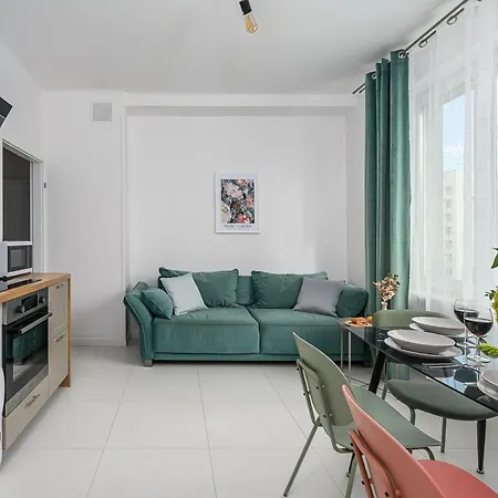 Apartment Lumina Charming 3-room In The Heart Of