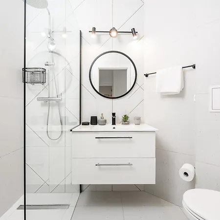 Lumina Charming 3-room In The Heart Of